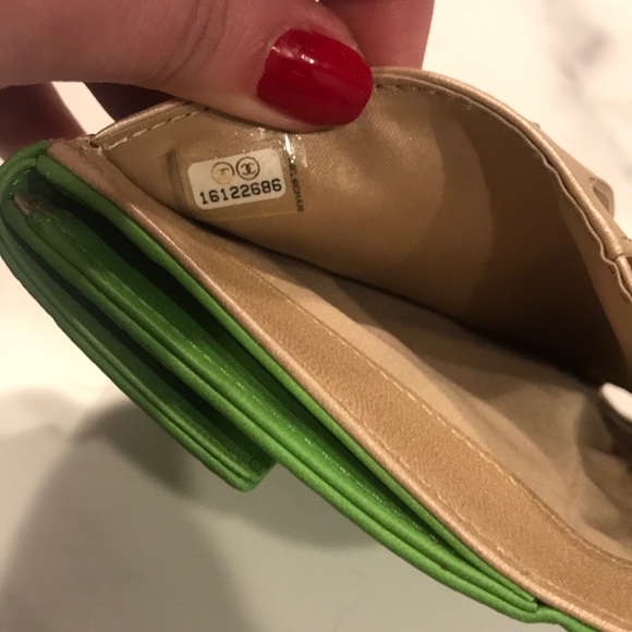 ⭐️ SOLD ⭐️ BNWT AUTHENTIC CHANEL CAMELLIA WALLET - Picture 7 of 8